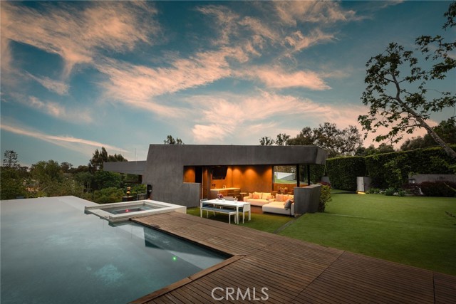 Drew Fenton | 314 N Barrington Avenue Los Angeles CA | MLS: 7143725