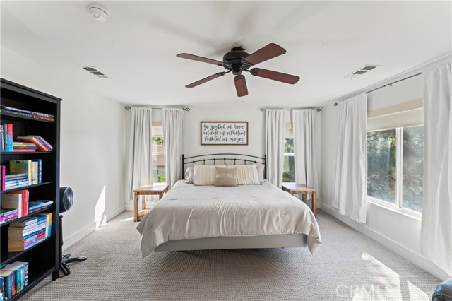 Detail Gallery Image 18 of 39 For 27209 Scotch Pine Pl, Canyon Country,  CA 91387 - 4 Beds | 2/1 Baths
