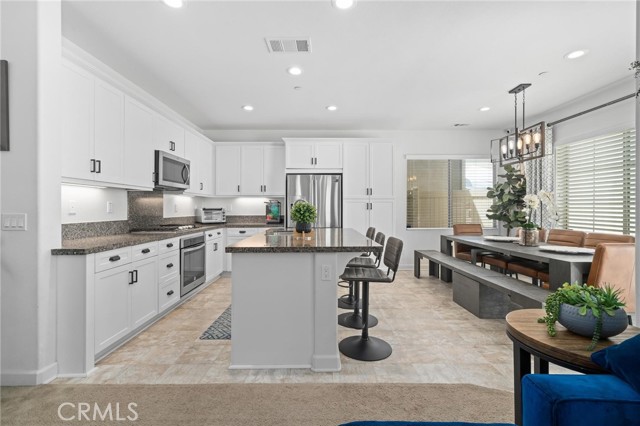 Detail Gallery Image 12 of 46 For 15779 Molly Ave, Chino,  CA 91708 - 4 Beds | 3 Baths