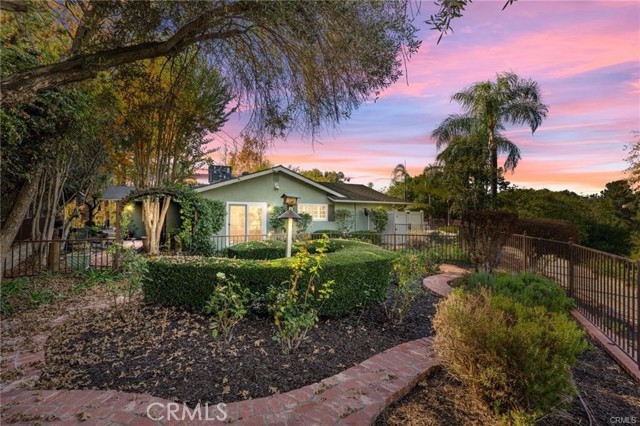 Detail Gallery Image 26 of 36 For 1670 Marion Rd, Redlands,  CA 92374 - 4 Beds | 3 Baths