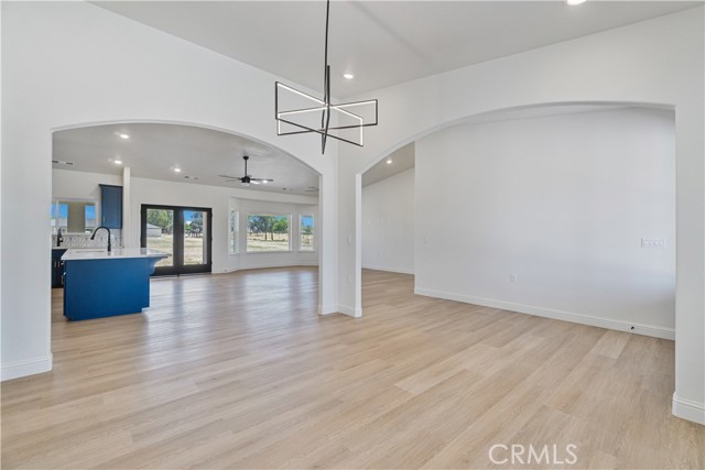 Detail Gallery Image 17 of 39 For 15709 Road 29, Madera,  CA 93636 - 8 Beds | 6 Baths
