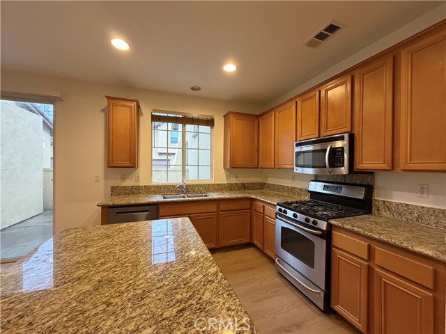 Detail Gallery Image 5 of 16 For 8090 Cornwall Ct #5,  Rancho Cucamonga,  CA 91739 - 4 Beds | 3 Baths