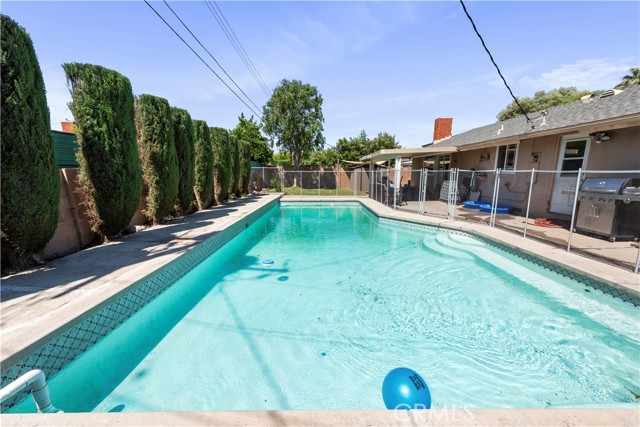 20722 Keswick Street, Winnetka CA: https://media.crmls.org/medias/ba2dc1c4-7ee8-4ce9-803a-cbb7005c2b44.jpg