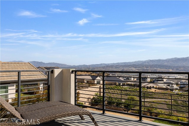 Detail Gallery Image 15 of 34 For 28528 Wildflower Terrace, Castaic,  CA 91384 - 3 Beds | 3 Baths