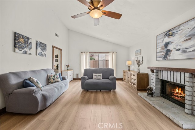 16606 Shinedale Drive, Canyon Country CA: https://media.crmls.org/medias/ba2effed-55de-4762-8df4-aa66df007a74.jpg