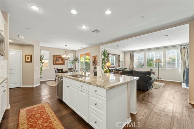 Detail Gallery Image 11 of 33 For 361 Bayside Ct, Costa Mesa,  CA 92627 - 4 Beds | 2/1 Baths