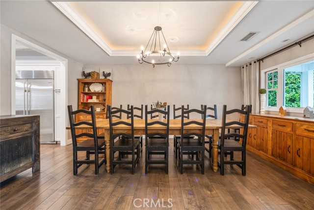 Detail Gallery Image 8 of 37 For 12722 Halkirk St, Studio City,  CA 91604 - 5 Beds | 5 Baths