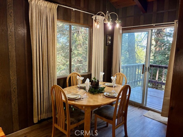 Detail Gallery Image 10 of 39 For 23992 Lakeview Dr., Crestline,  CA 92325 - 3 Beds | 2 Baths