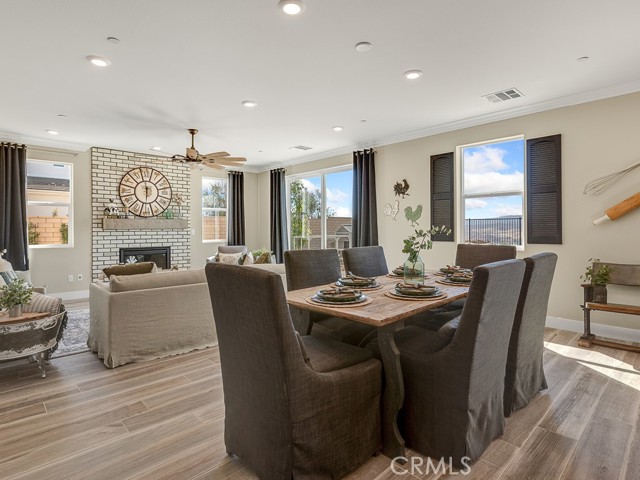 Detail Gallery Image 15 of 39 For 28921 Saddle Cir, Castaic,  CA 91384 - 4 Beds | 3 Baths