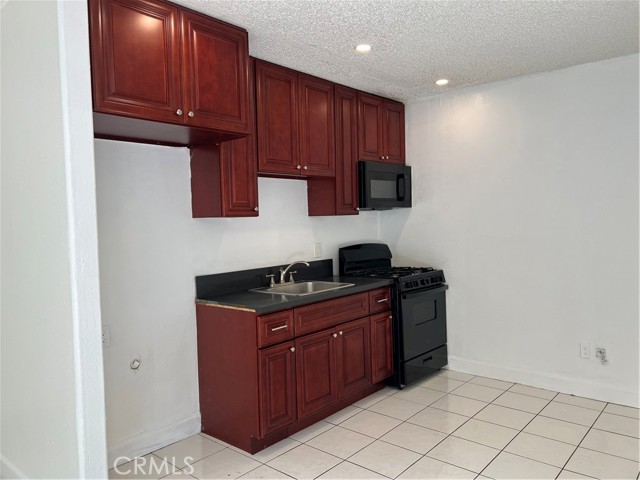 1136 Cary Avenue, Wilmington CA: https://media.crmls.org/medias/ba2fdc9e-e9e9-471f-89bc-d5991fed90da.jpg