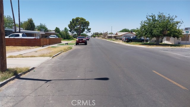 982 E Barnard Street, Blythe CA: https://media.crmls.org/medias/ba3051ac-1f41-4e39-8823-f58c07881d52.jpg