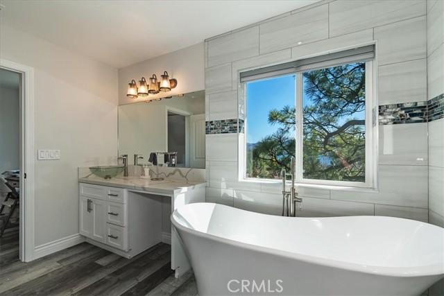 Detail Gallery Image 25 of 58 For 27565 North Bay Rd, Lake Arrowhead,  CA 92352 - 4 Beds | 4 Baths