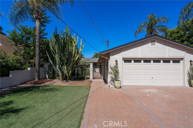 1393 Navarro Avenue, Pasadena CA: https://media.crmls.org/medias/ba308665-1817-496c-a19f-a75c1310c4ee.jpg