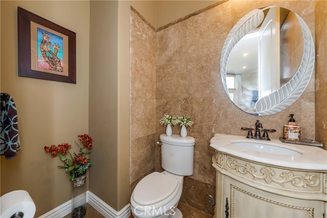 Detail Gallery Image 12 of 70 For 1309 W Valley View Dr, Fullerton,  CA 92833 - 5 Beds | 4/1 Baths