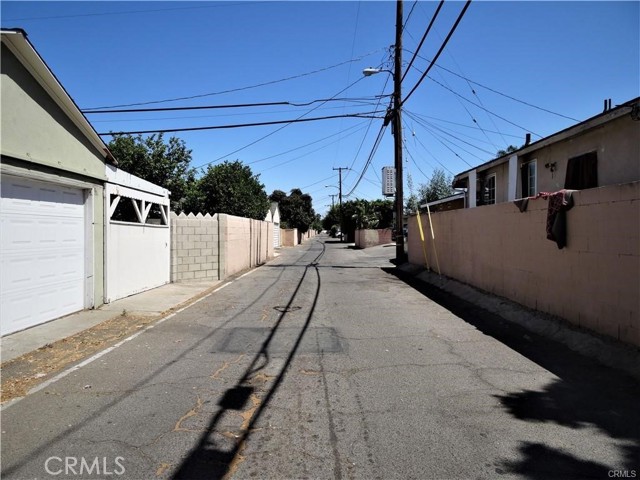 Detail Gallery Image 4 of 6 For 2202 N Bristol St, Santa Ana,  CA 92706 - – Beds | – Baths