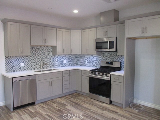 835 E Palm Avenue Burbank, California Newly Built, Contemporary 2 bedroom, 2 bath unit with ceramic floor tiles, skylight, high ceilings, and convenient interior laundry area. Kitchen includes Quartz counters, dishwasher, microwave & stove. Unit also includes window blinds & water softener. cost of utilities will be split up between tenants in the main house and backhouse. Entry to unit is from rear alley only. Street parking, one year lease, will consider one small pet with additional deposit.