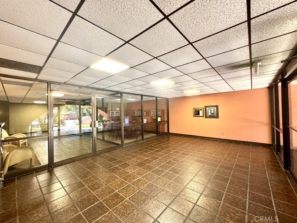 https://media.crmls.org/medias/ba31c18d-8a36-46bc-b107-8a070cf24938.jpg?preset=X-Large