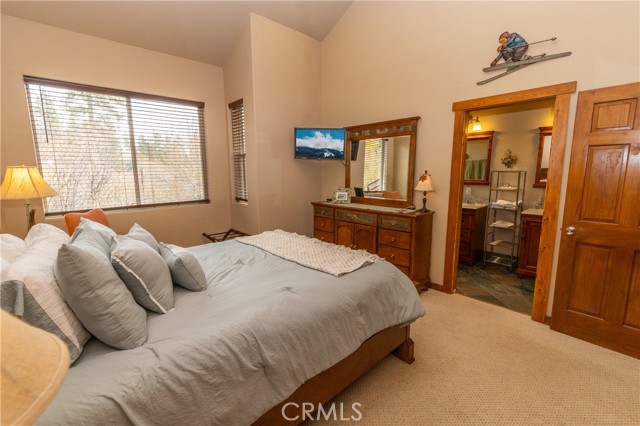 Detail Gallery Image 20 of 44 For 39255 Seminole, Fawnskin,  CA 92333 - 5 Beds | 4/1 Baths