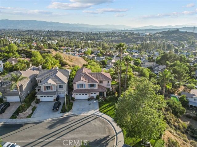 22440 Skylake Place, Saugus CA: https://media.crmls.org/medias/ba322ade-7f35-4705-85df-9f84426d09d4.jpg