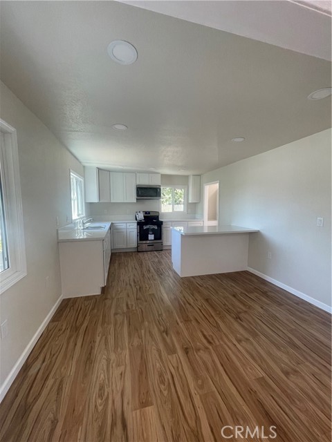 Detail Gallery Image 6 of 8 For 500 S Illinois St, Anaheim,  CA 92805 - 2 Beds | 2 Baths