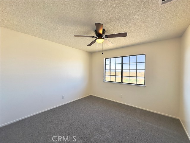 22311 Thunderbird Road, Apple Valley CA: https://media.crmls.org/medias/ba332db9-04e2-4071-ba62-fd2e8697c446.jpg