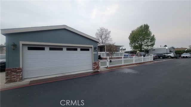 Detail Gallery Image 2 of 22 For 5815 E La Palma #287,  Anaheim,  CA 92807 - 4 Beds | 2 Baths