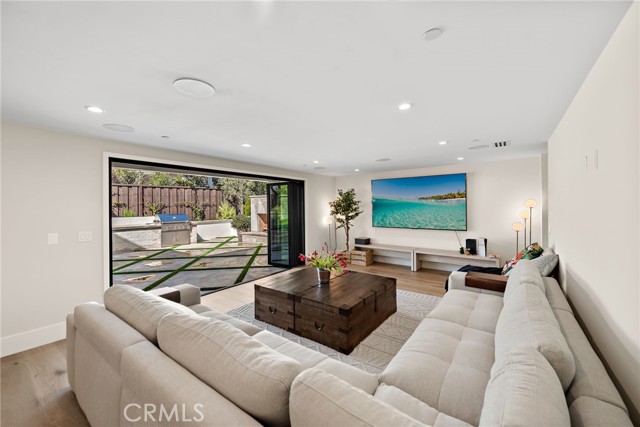 1963 Port Edward Place, Newport Beach CA: https://media.crmls.org/medias/ba34cf57-3363-4807-9144-8af003ce4136.jpg