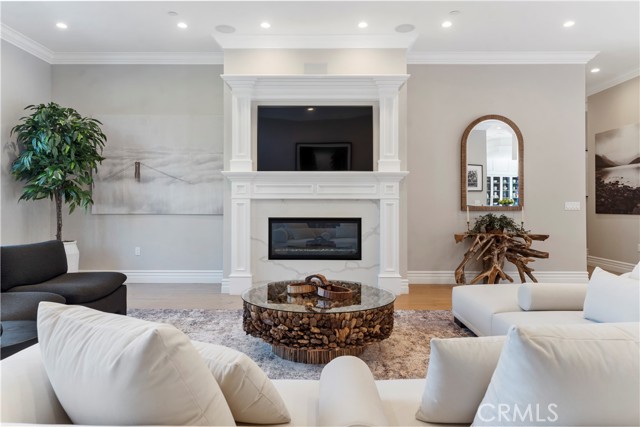 4635 Brewster Drive, Tarzana CA: https://media.crmls.org/medias/ba353152-681e-4db6-bd81-5e70c3a0bfb1.jpg