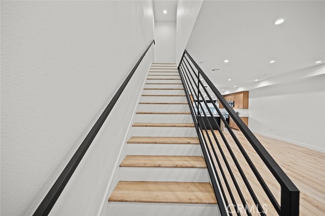 Detail Gallery Image 4 of 29 For 6747 Pickering #B,  Whittier,  CA 90601 - 3 Beds | 2/1 Baths