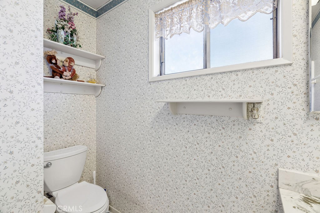 https://media.crmls.org/medias/ba36e4f7-d03f-404f-9b75-f895d72c302b.jpg?preset=X-Large
