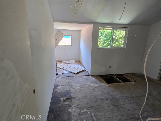 8669 San Gabriel Avenue, South Gate CA: https://media.crmls.org/medias/ba374d6a-ff40-4933-8002-9d9fd520ae81.jpg