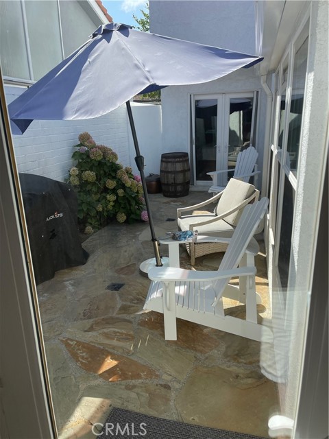 Detail Gallery Image 3 of 22 For 119 via Zurich, Newport Beach,  CA 92663 - 3 Beds | 2 Baths