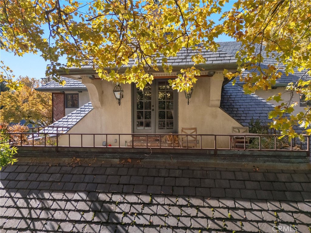https://media.crmls.org/medias/ba39520d-24d6-410f-80b9-7637f1b904a2.jpg?preset=X-Large