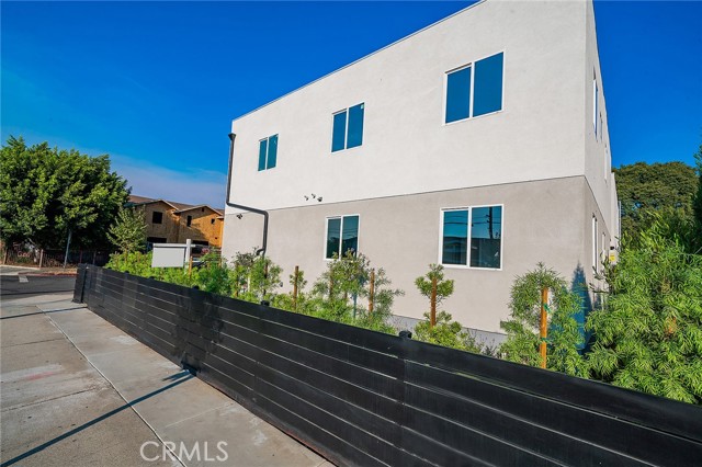 Detail Gallery Image 2 of 65 For 1348 W 41st Pl, Los Angeles,  CA 90037 - – Beds | – Baths