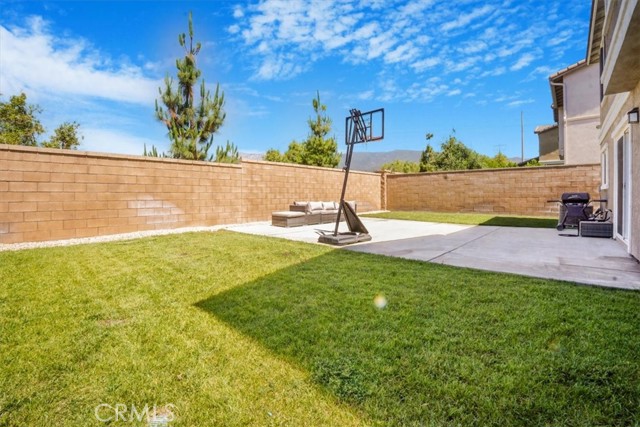 5532 Bertini Way, Fontana CA: https://media.crmls.org/medias/ba3ad451-a21a-4641-b12a-0301fc3268a9.jpg