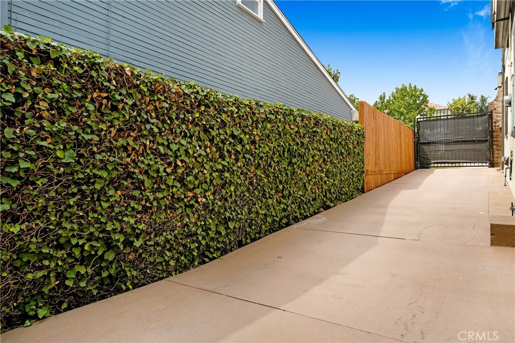 MLS #OC25224176 image #39