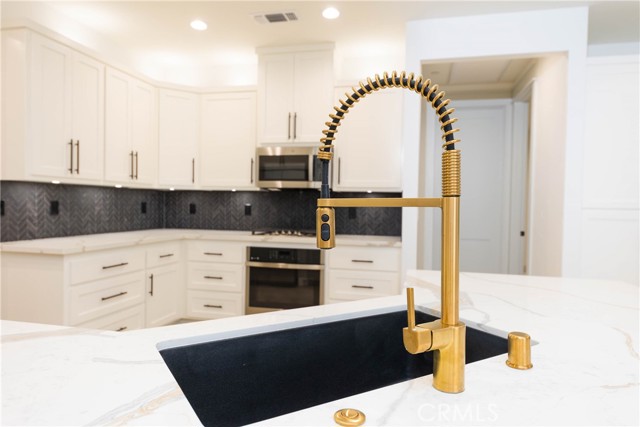 Detail Gallery Image 4 of 23 For 14765 Molluc, Red Bluff,  CA 96080 - 3 Beds | 2/1 Baths