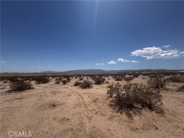 68203 Old Chisholm Trail, 29 Palms CA: https://media.crmls.org/medias/ba3c9069-9e16-4115-9239-8766ec98fbef.jpg
