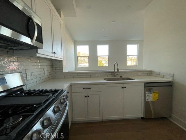 2218 East Main Street, 203 photo 2