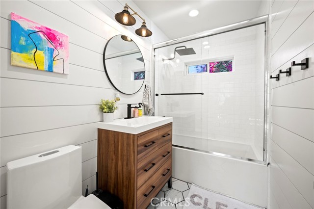 Detail Gallery Image 7 of 49 For 3345 Oakhurst Ave, Los Angeles,  CA 90034 - 3 Beds | 3 Baths
