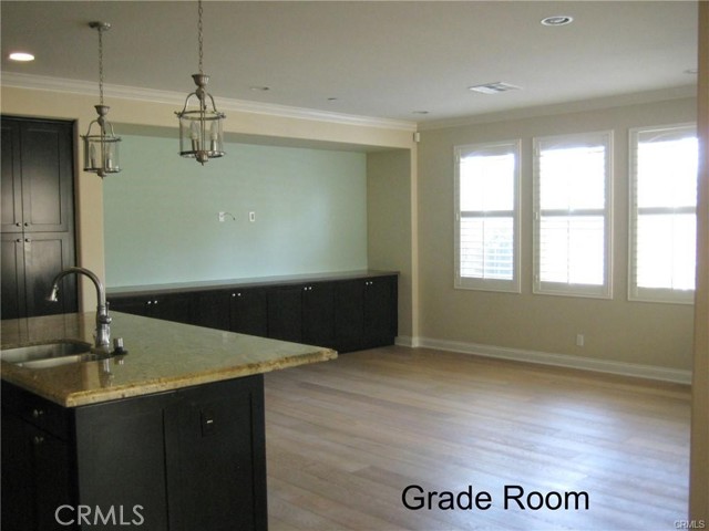 Detail Gallery Image 4 of 14 For 102 Shadowbrook, Irvine,  CA 92604 - 4 Beds | 3 Baths