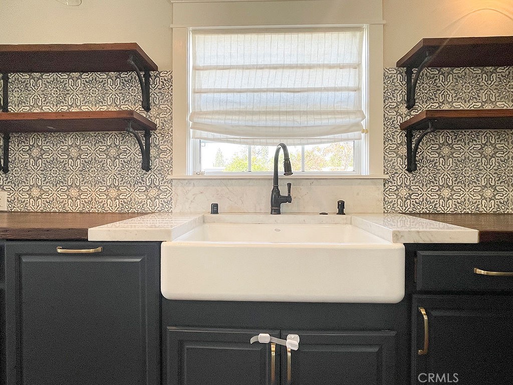 https://media.crmls.org/medias/ba3e5a62-4bd2-41b8-8059-3f4c040a09a4.jpg?preset=X-Large