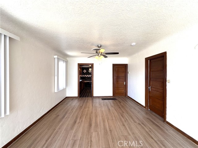 Detail Gallery Image 3 of 23 For 1049 W 65th Pl, Los Angeles,  CA 90044 - 3 Beds | 1 Baths