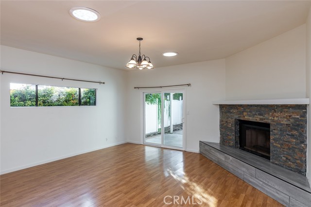 Detail Gallery Image 6 of 26 For 1241 Moncado Dr, Glendale,  CA 91207 - 3 Beds | 3 Baths