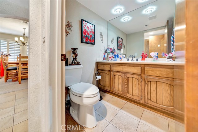 Detail Gallery Image 13 of 74 For 433 Fairway Dr, Palmdale,  CA 93551 - 5 Beds | 3/1 Baths