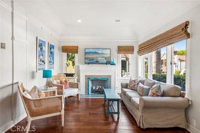 Detail Gallery Image 1 of 18 For 431 Park Ave, Laguna Beach,  CA 92651 - 2 Beds | 1 Baths