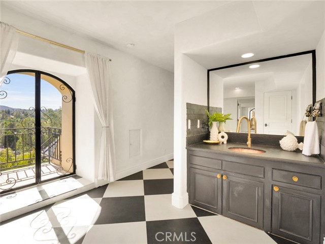 Detail Gallery Image 45 of 60 For 4862 Galendo St, Woodland Hills,  CA 91364 - 6 Beds | 6 Baths