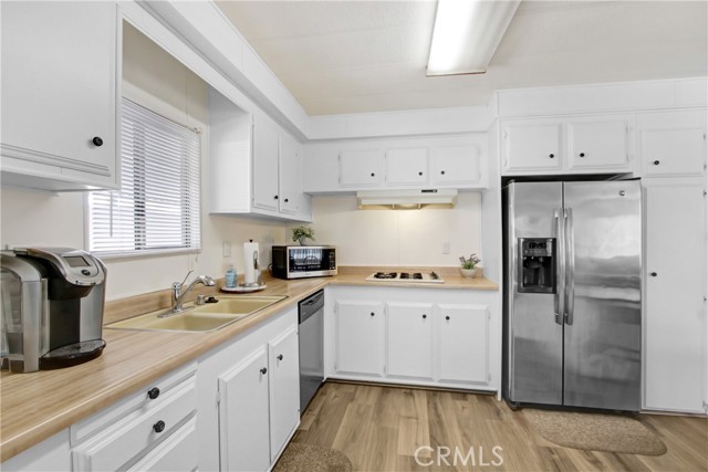 Detail Gallery Image 10 of 21 For 4095 Fruit St #920,  La Verne,  CA 91750 - 2 Beds | 2 Baths