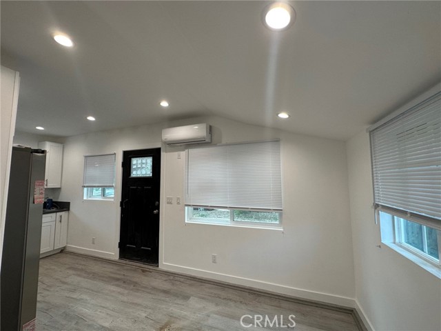Detail Gallery Image 11 of 13 For 7016 Bertrand Ave, Reseda,  CA 91335 - 1 Beds | 1 Baths