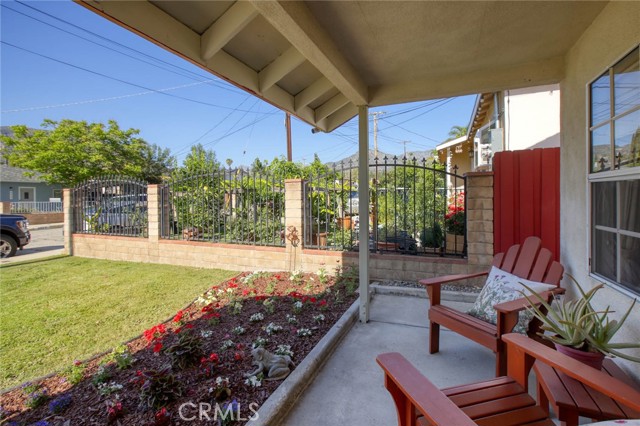 8630 Forsythe Street, Sunland CA: https://media.crmls.org/medias/ba40e18a-fedb-4835-802f-e25590ebdb56.jpg